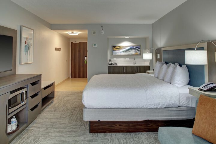 Room 27 of 36