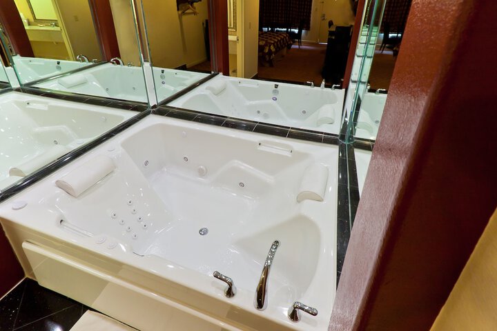 Hot Tub 24 of 25