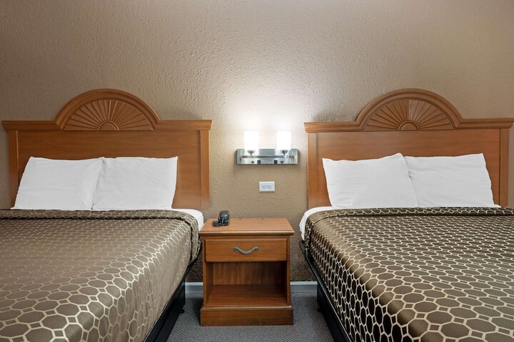 Room 21 of 30