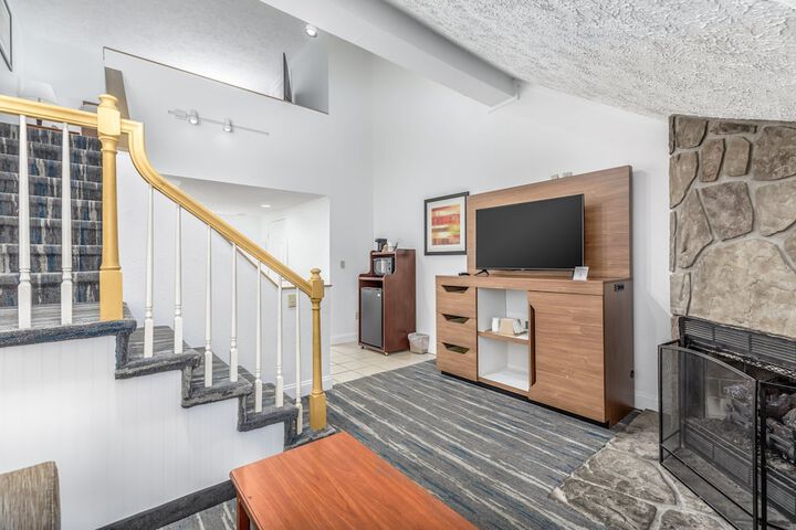 Room 53 of 85