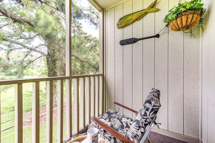 Little River Condo w / Pool Access: 5 Mi to Beach