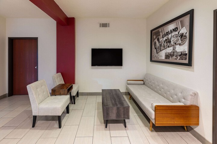 Super 8 by Wyndham Garland / Rowlett/East Dallas Area