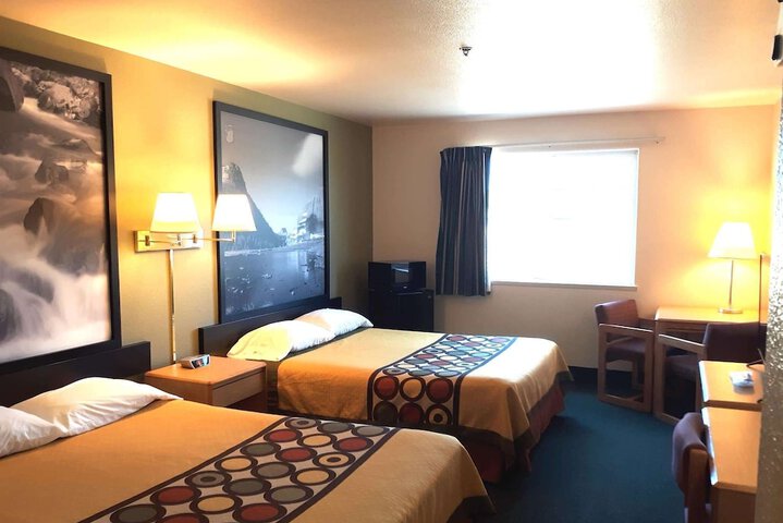 Room 4 of 15