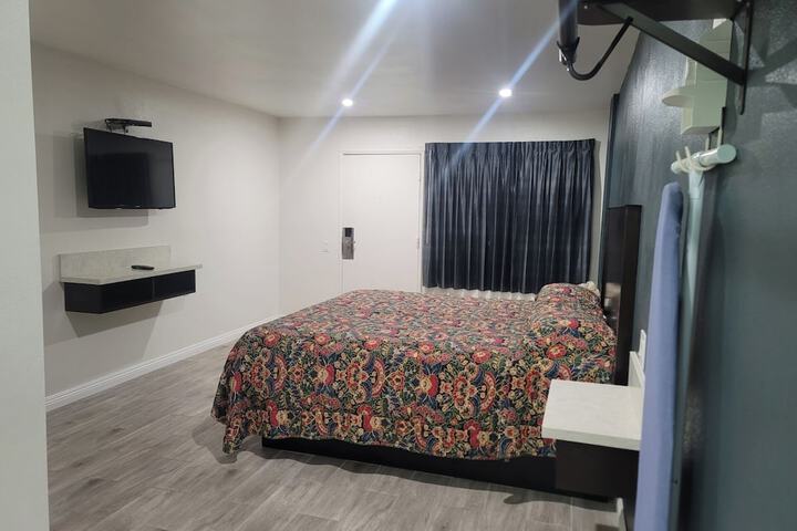 Room 26 of 89