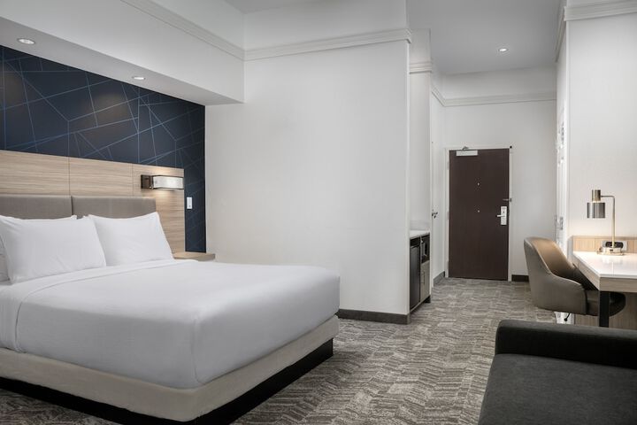 Room 41 of 61