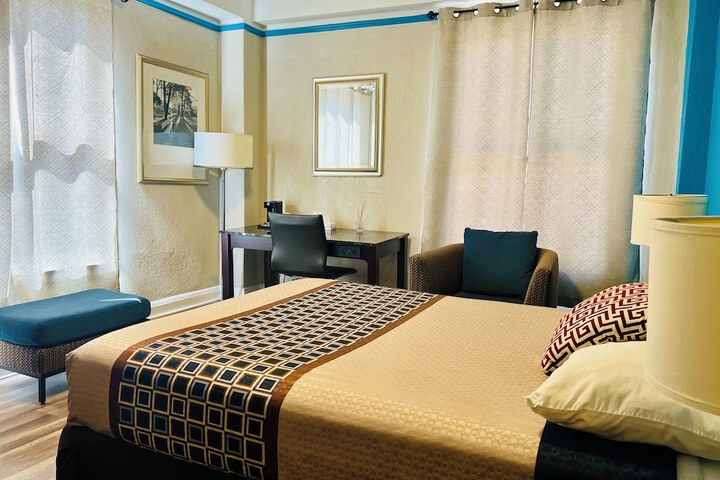 Room 20 of 27