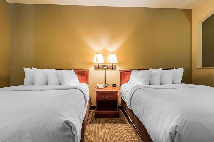 Room 15 of 32
