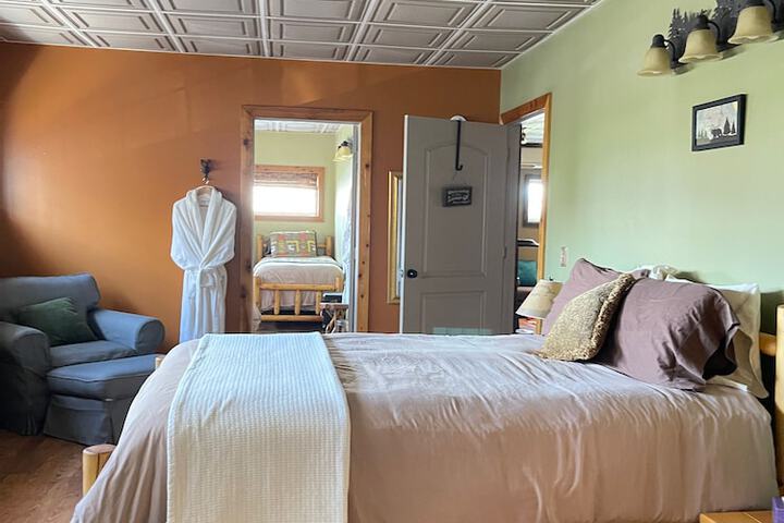 Room 32 of 36