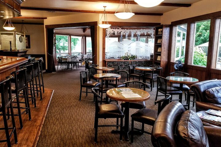 Lounge 66 of 115