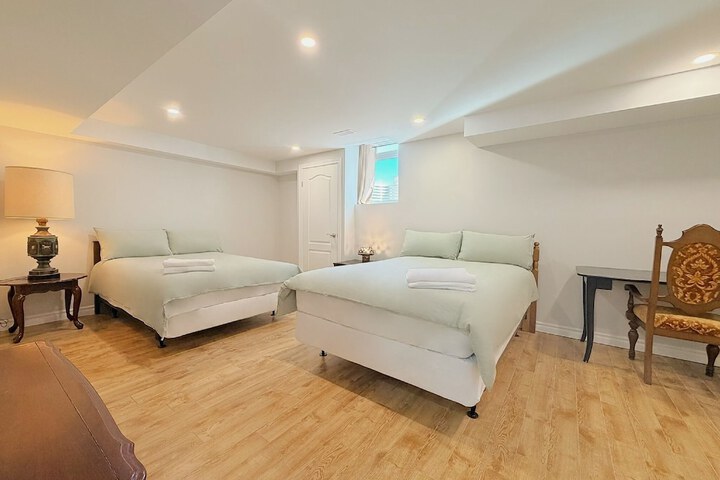 Cozy Rooms in Bright Walkout Suite - Newly Renovated 2026