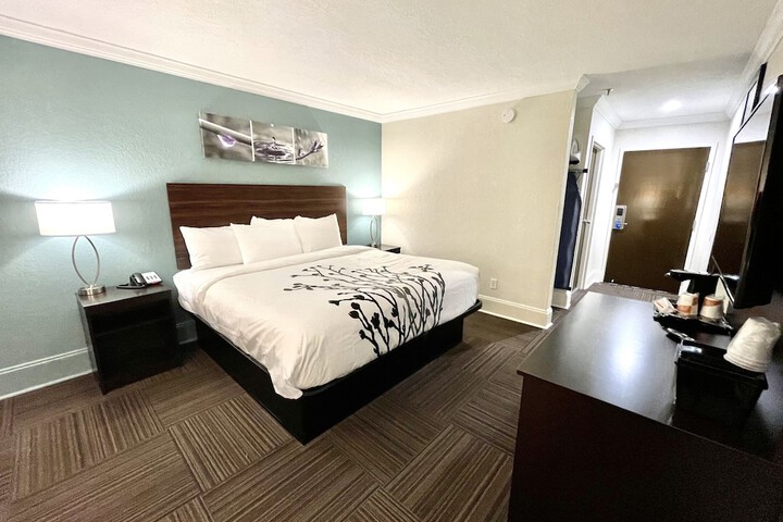 Room 18 of 49
