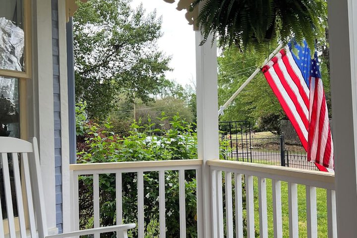 Benefield House Bed & Breakfast