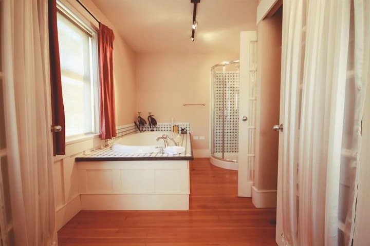 Room 25 of 58