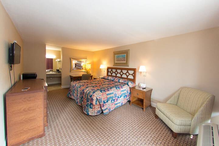 Room 15 of 28