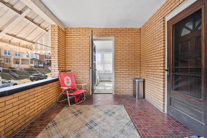 Large apartment with multiple sleeping options