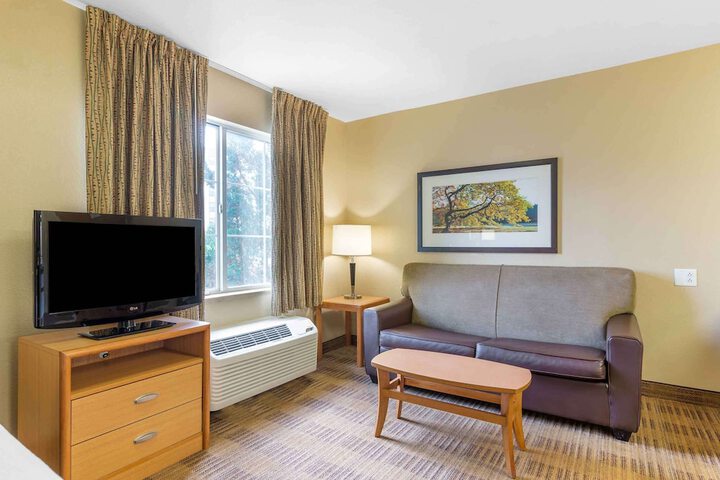 Room 18 of 24
