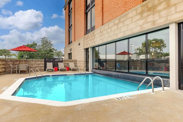 Pool 2 of 66