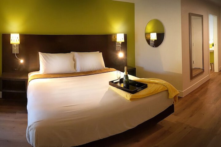 Room 11 of 22