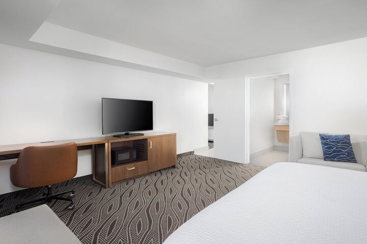 Room 70 of 100