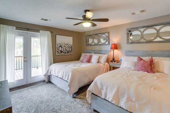 Lakefront Horseshoe Bend Home w / Boat Dock!