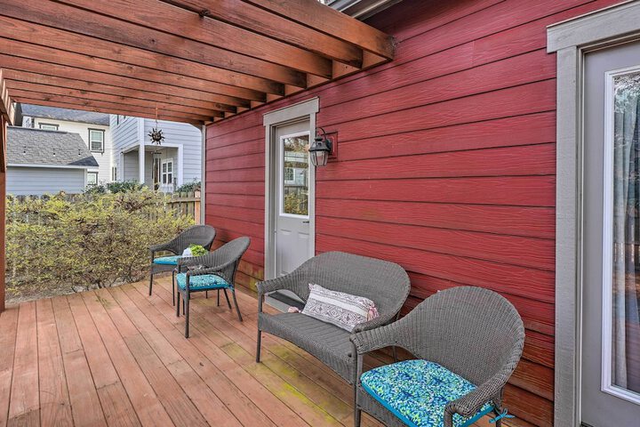 Cozy Southern Pines Retreat 1 Mi to Downtown!
