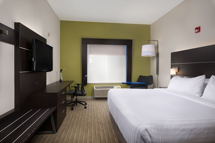 Room 15 of 38