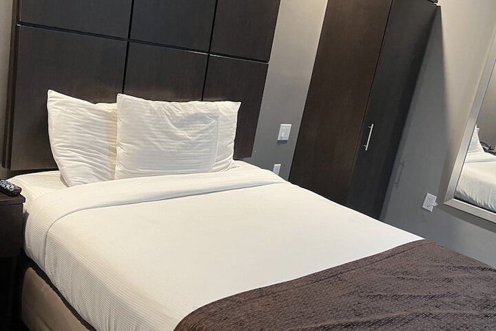 Room 10 of 13