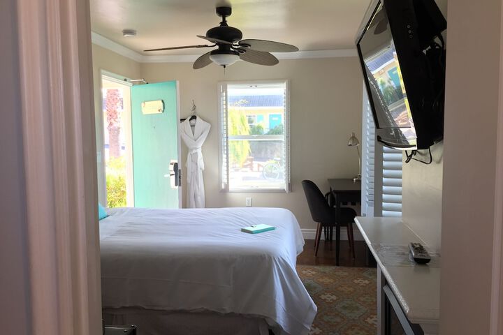 Beach Bungalow Inn and Suites