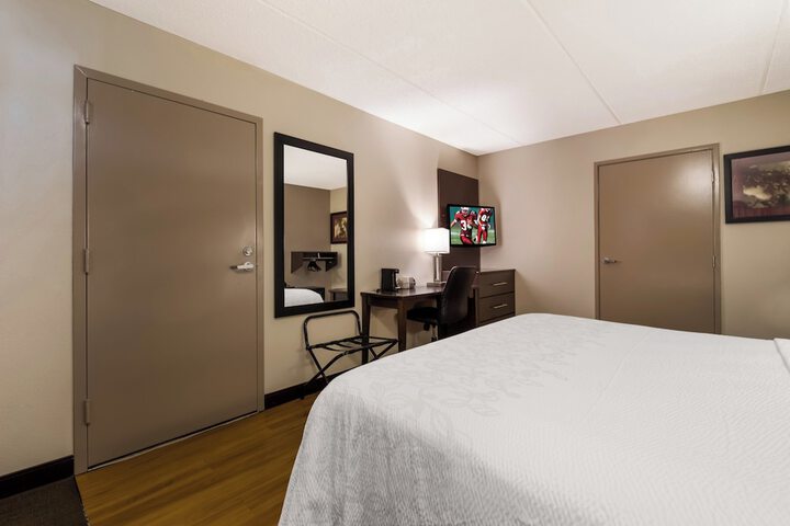 Room 11 of 35