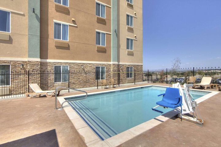 Pool 4 of 35