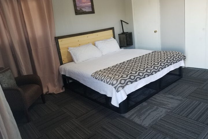 Room 32 of 73