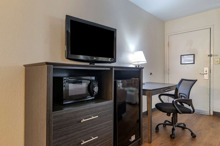 Room 30 of 44