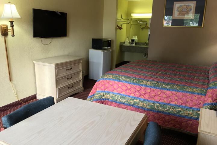 Room 6 of 34