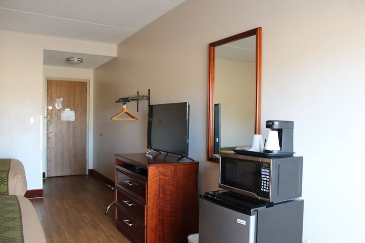 Econo Lodge Cadillac
