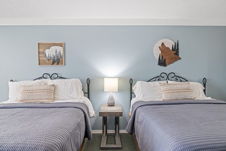 Room 43 of 153