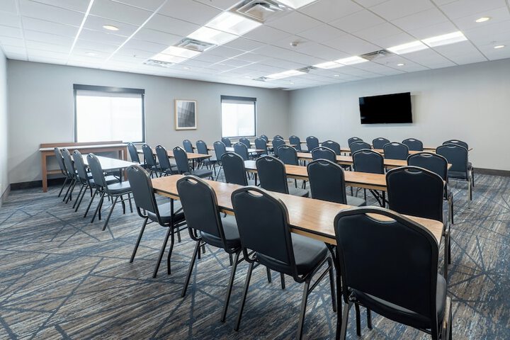 Holiday Inn Express Hotel & Suites ANDERSON NORTH by IHG