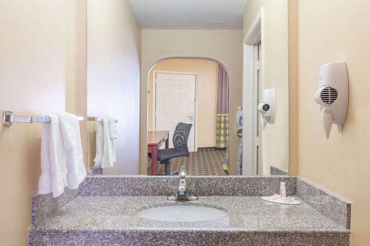 Room 19 of 44