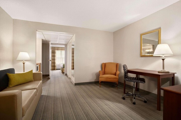 Room 8 of 17