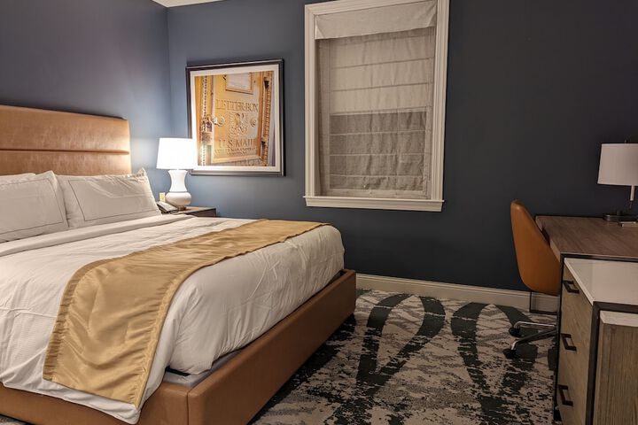 The Yorktowne Hotel Tapestry Collection by Hilton