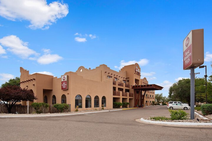 Hotel 2 of 43