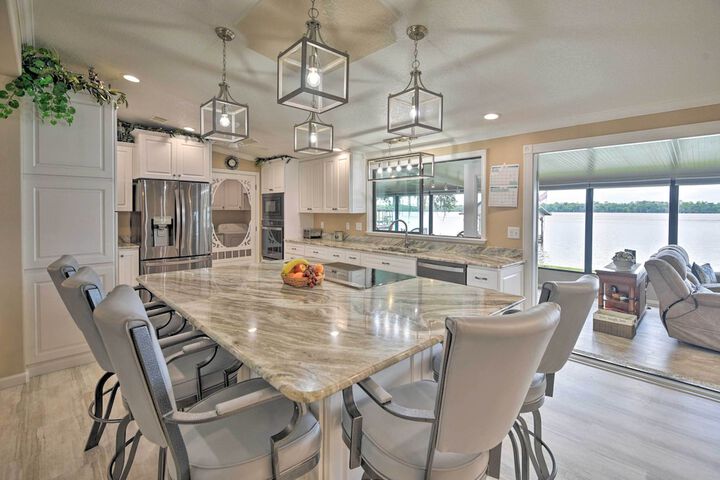 Picturesque Retreat on St. Johns River + Docks