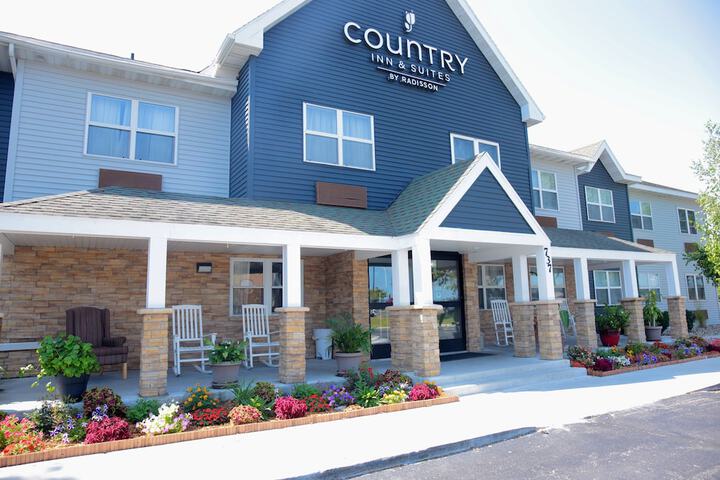 Country Inn & Suites by Radisson Sparta, WI