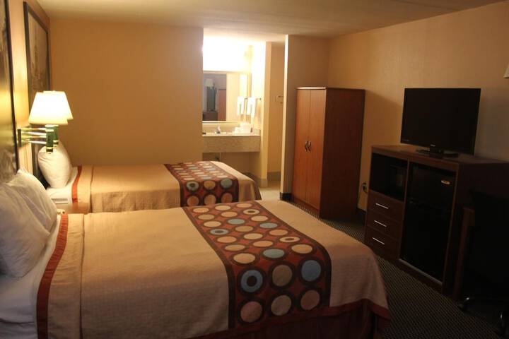 Room 10 of 12