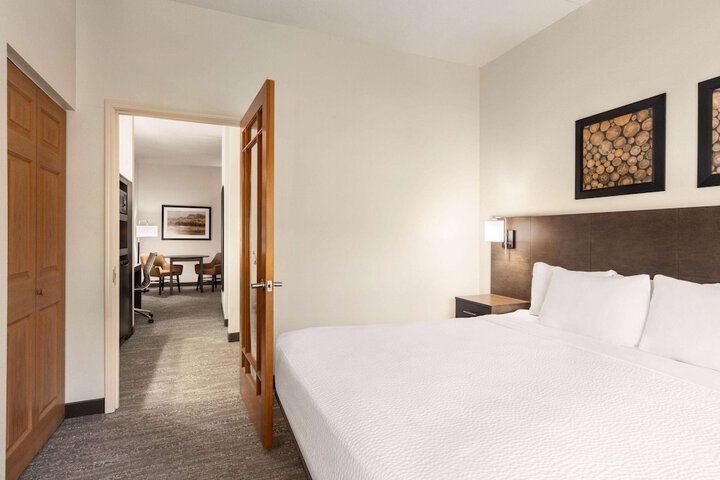 Days Inn & Suites by Wyndham Bozeman