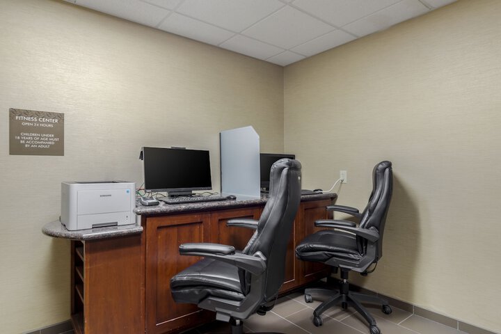 Business Center 26 of 26