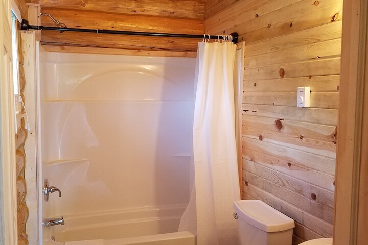 No Name City Luxury Cabins & RV