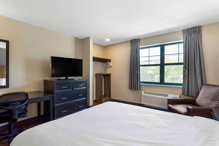 Room 17 of 26
