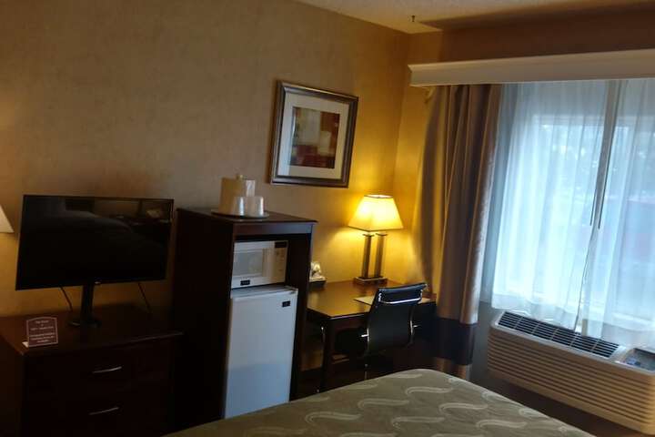 Room 30 of 40