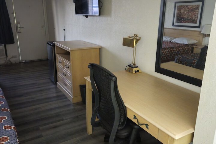Room 26 of 27
