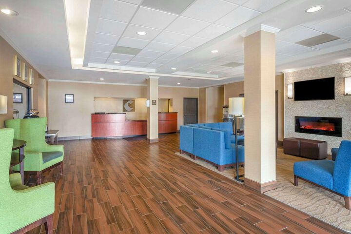 Hotel Interior 10 of 32